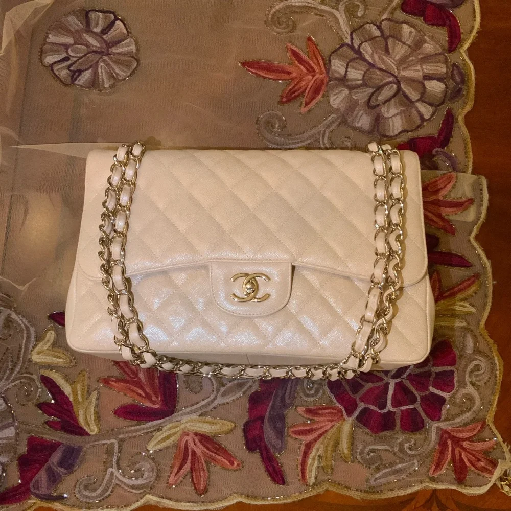 ❤️❤️ Chanel Classic Iridescent Jumbo Double Flap Bag❤️❤️